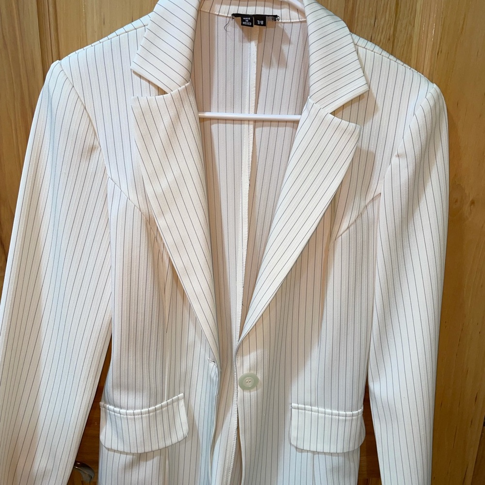 Oversized white striped blazer